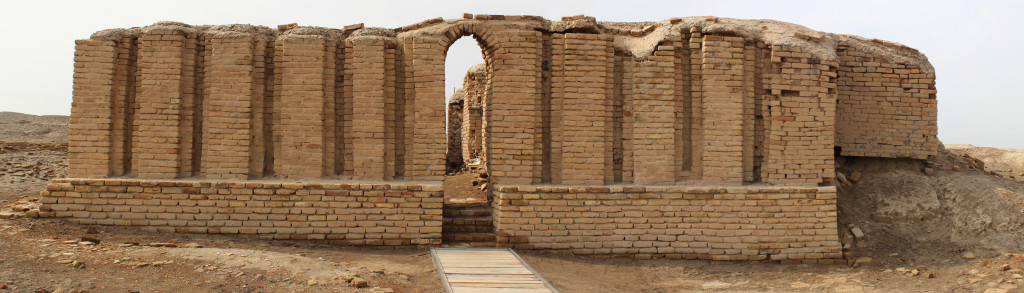 Edublamakh, il piccolo tempio all'ingresso dell'area sacra dedicata al dio Nannar. con uno dei primi archi della storia - Ur